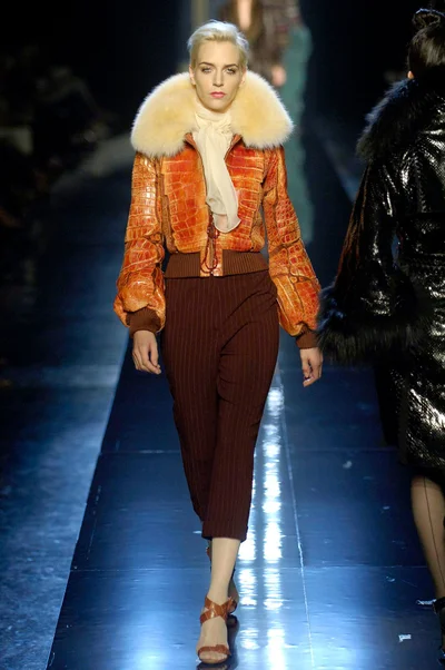 Look 3